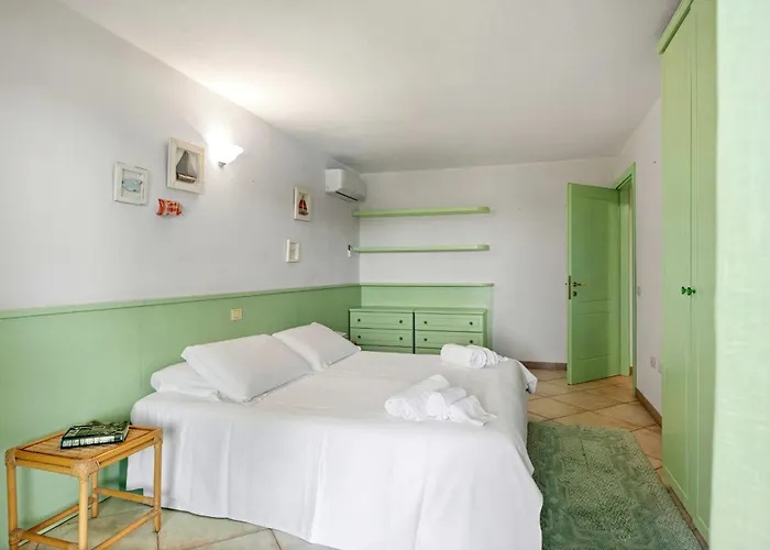 Pensjonat Sardegna E - Le 3*